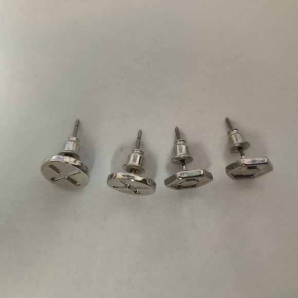 Screwdriver head Earrings - Picture 3 of 3